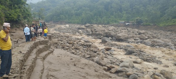 संखुवासभामा बाढीपहिरोले एकको मृत्यु, २१ जना वेपत्ता( नामावली सहित) 